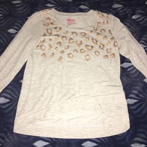 Size L girls long sleeve shirt